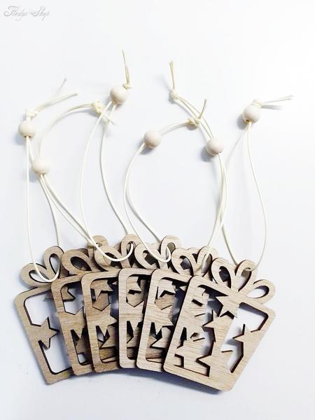 6 Holzanhänger Geschenk mit Sternen